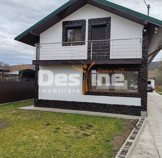 Casa parter+mansarda si teren in Lipovat, Vaslui - Poză 1