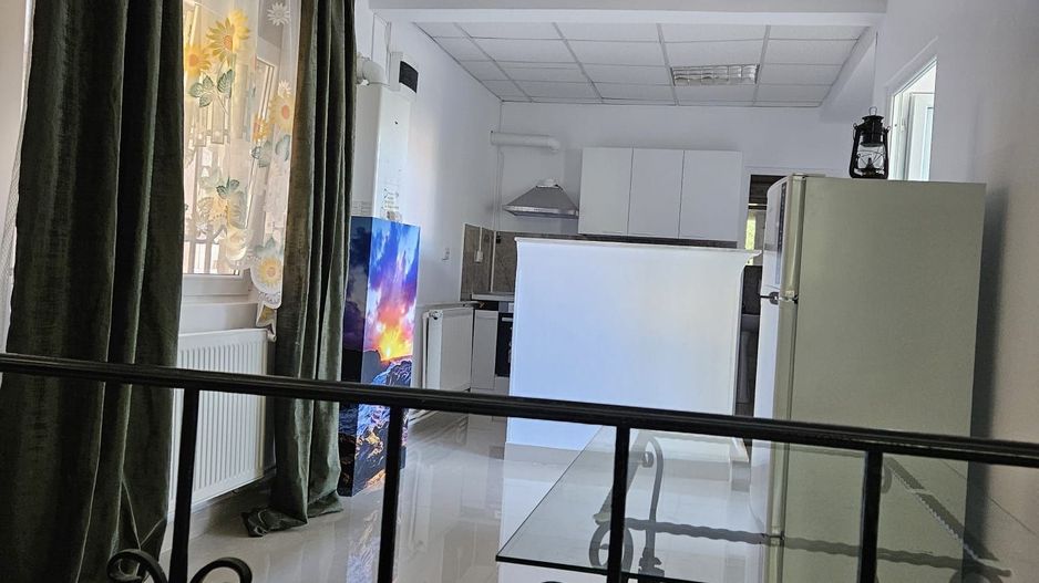 Spre Chirie - apartament 3 camere , etaj 1 in Vila - Poză 14