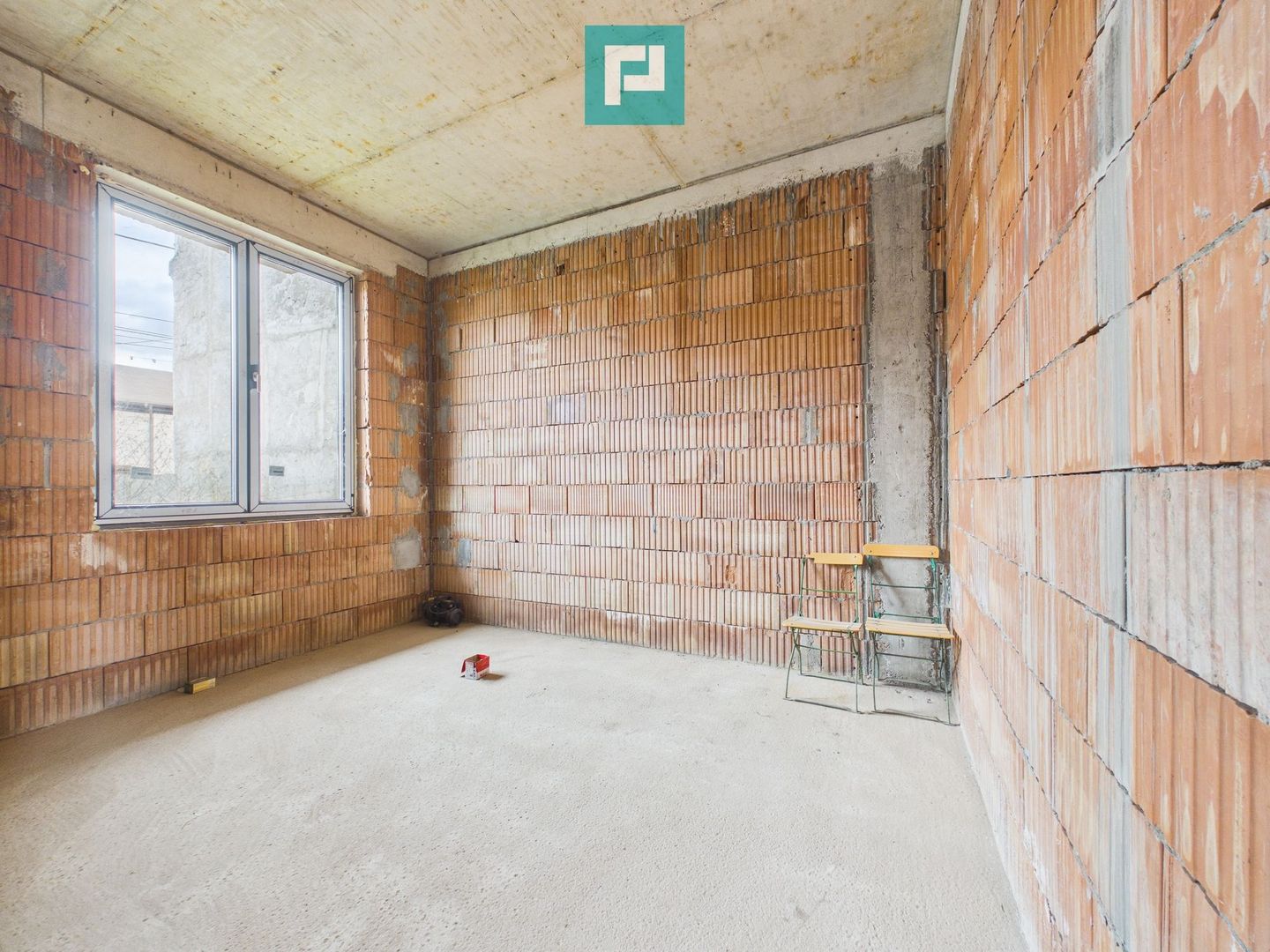 Casă la roșu cu piscină-Pârneava-767 mp teren - Poză 11