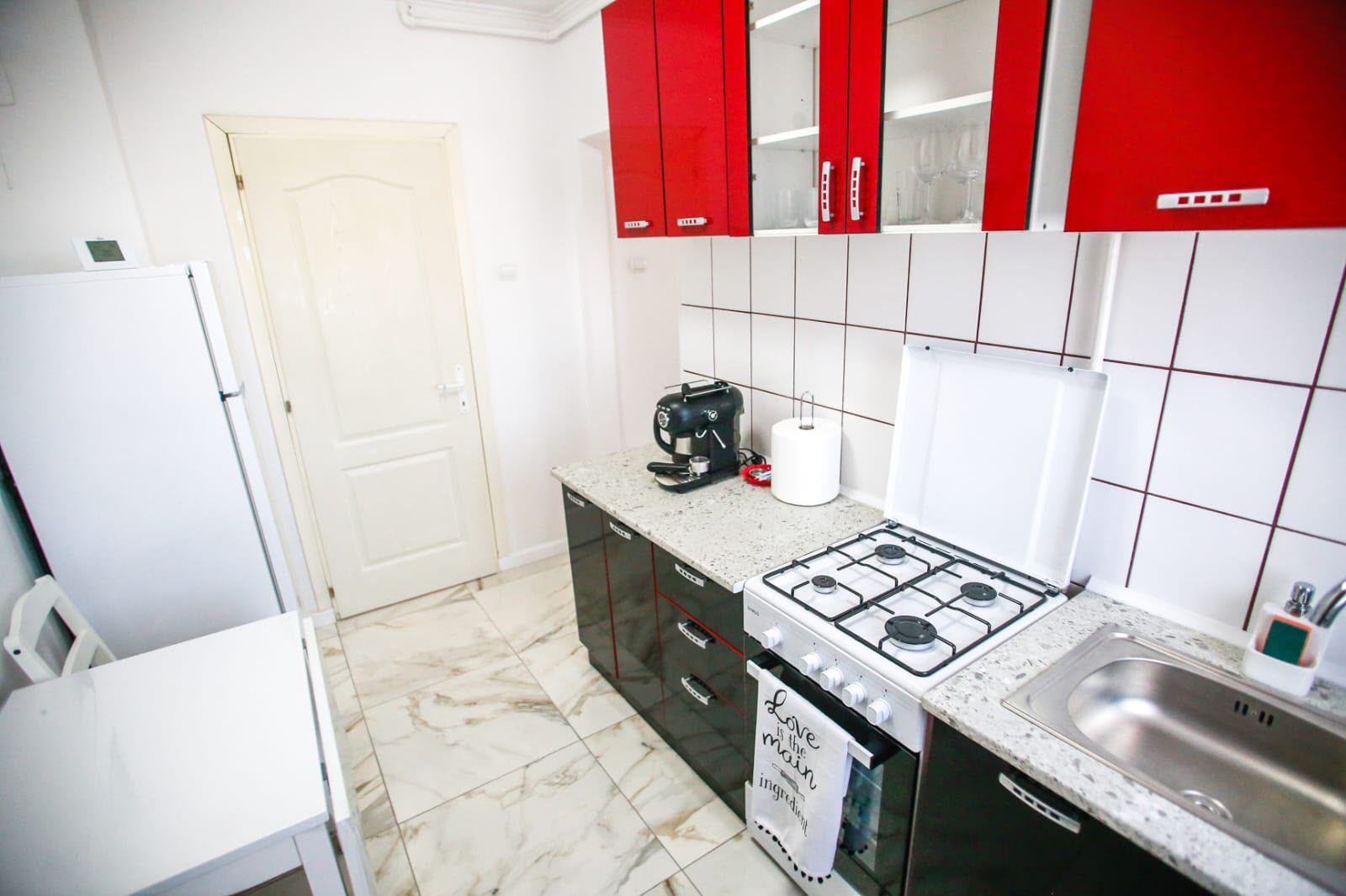 Propietar vand apartament 2 camere decomandat renovat/utilat complet - Poză 9