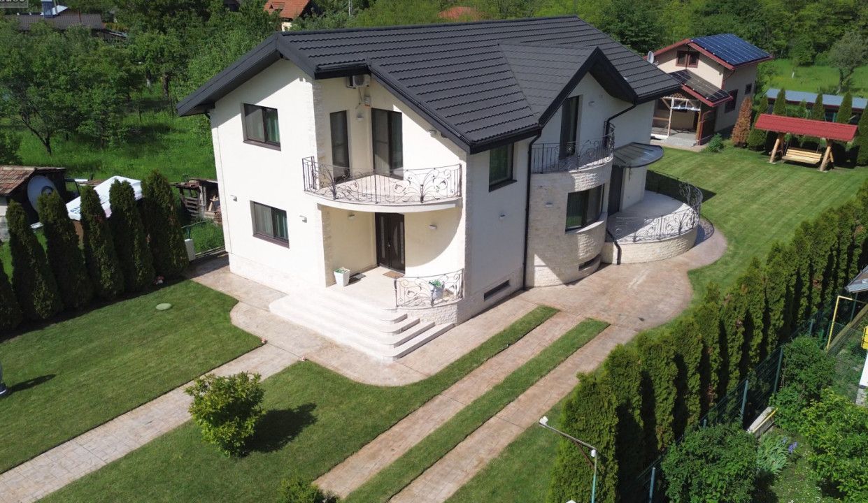 Cornu de Jos  Doua  case moderne, crama la subsol, prosumator - Poză 3