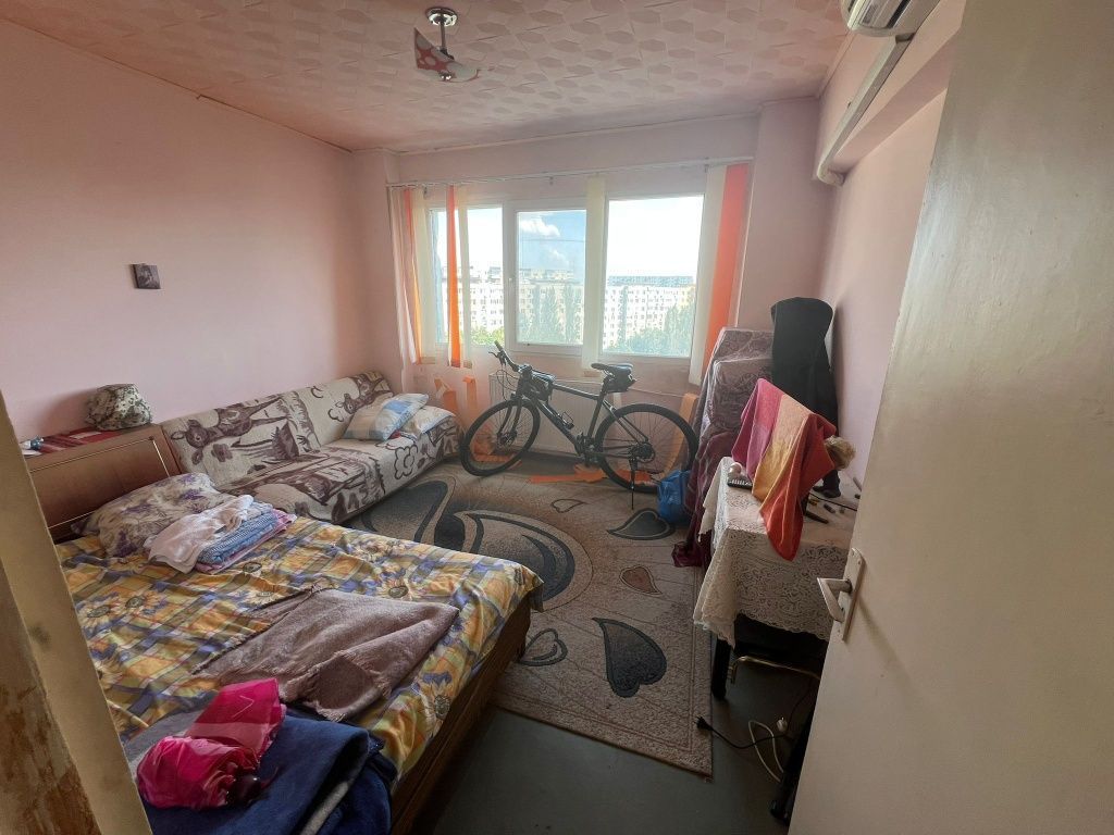 APARTAMENT 3 CAMERE SPATIOS ZONA GORJULUI - Poză 3