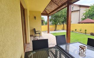 Vila spațioasă și recent renovată în Ghiroda! - Poză 25