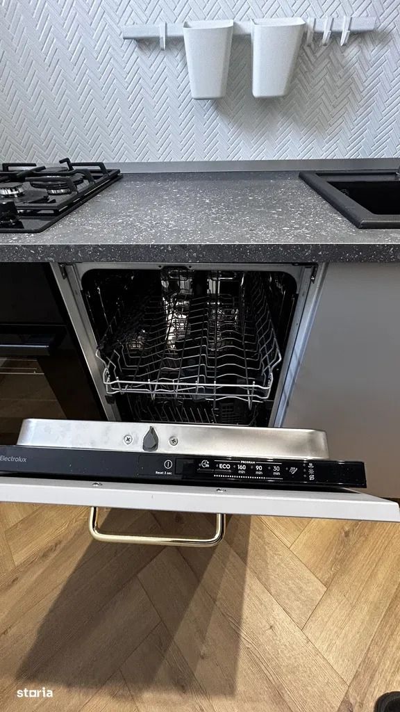 GARSONIERA MIHAI BRAVU,BUCATARIE INCHISA,MASINA DE SPALAT VASE,MODRN - Poză 11