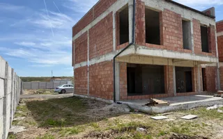Eleganță și natură: vilă urbană exclusivistă în Tunari - Poză 18