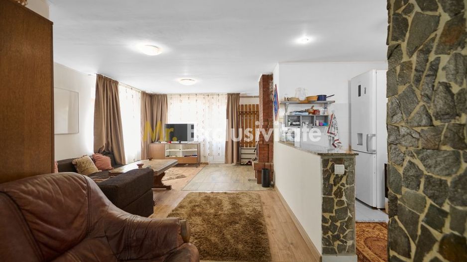 Casa de vacanta sau pensiune in Dâmbovicioara 5 camere, 5 bai, 6412 mp teren - Poză 4