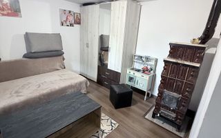 Casă de vânzare în Strunga, județul Iași - 2 camere, teren 1756 mp - Poză 2