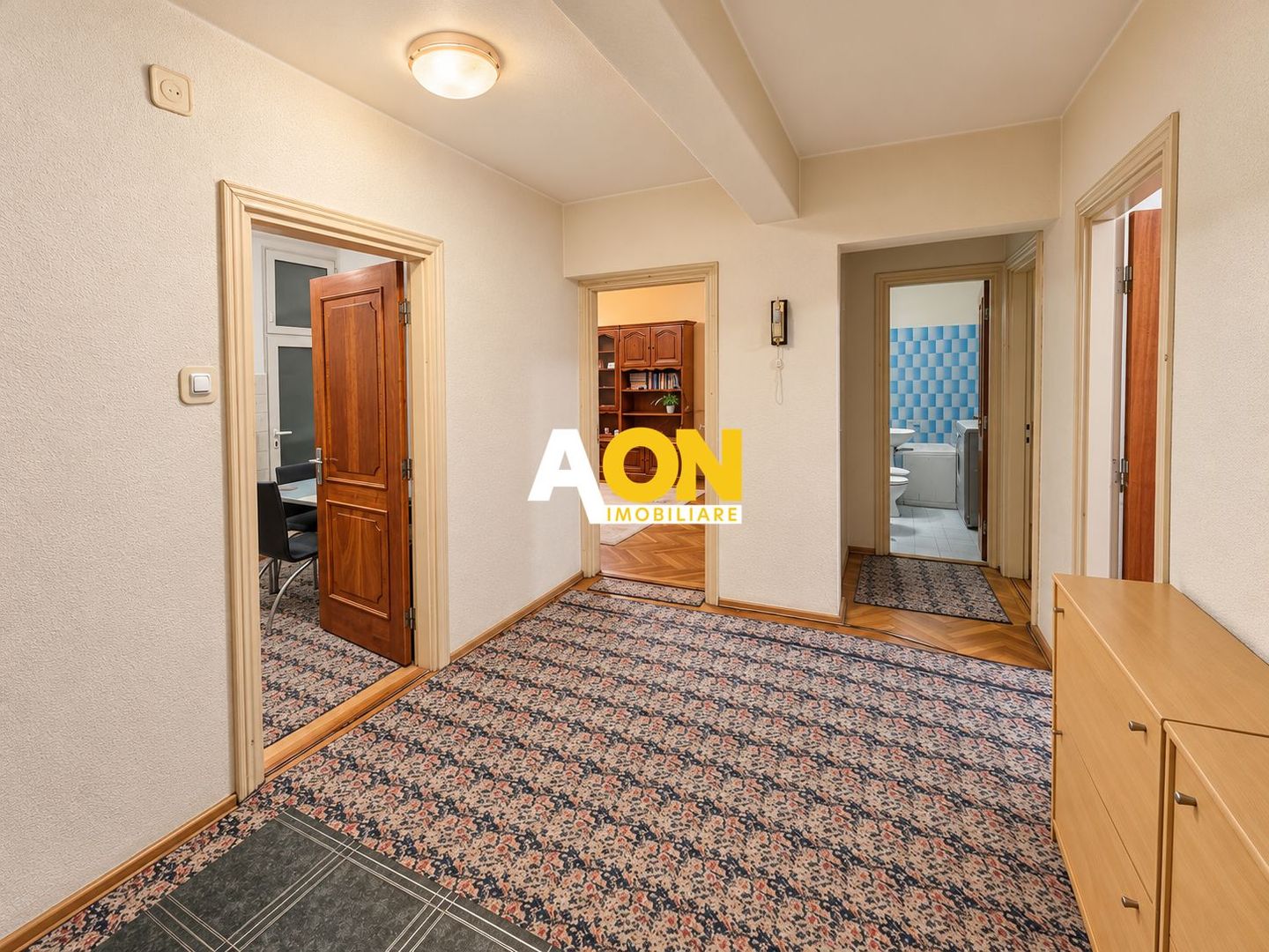 Apartament decomandat, 4 camere, 95 mp utili, boxa de 13 mp, Centru - Poză 4