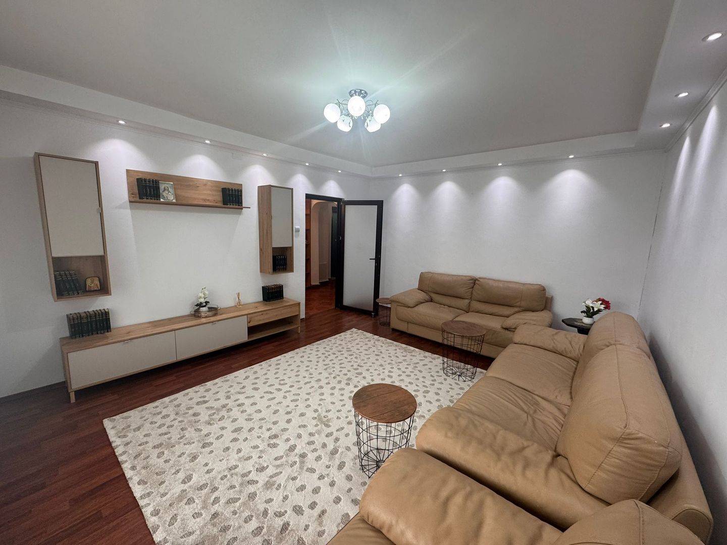 13 Septembrie 3 camere Sebastian 3/8 73mp - Poză 3