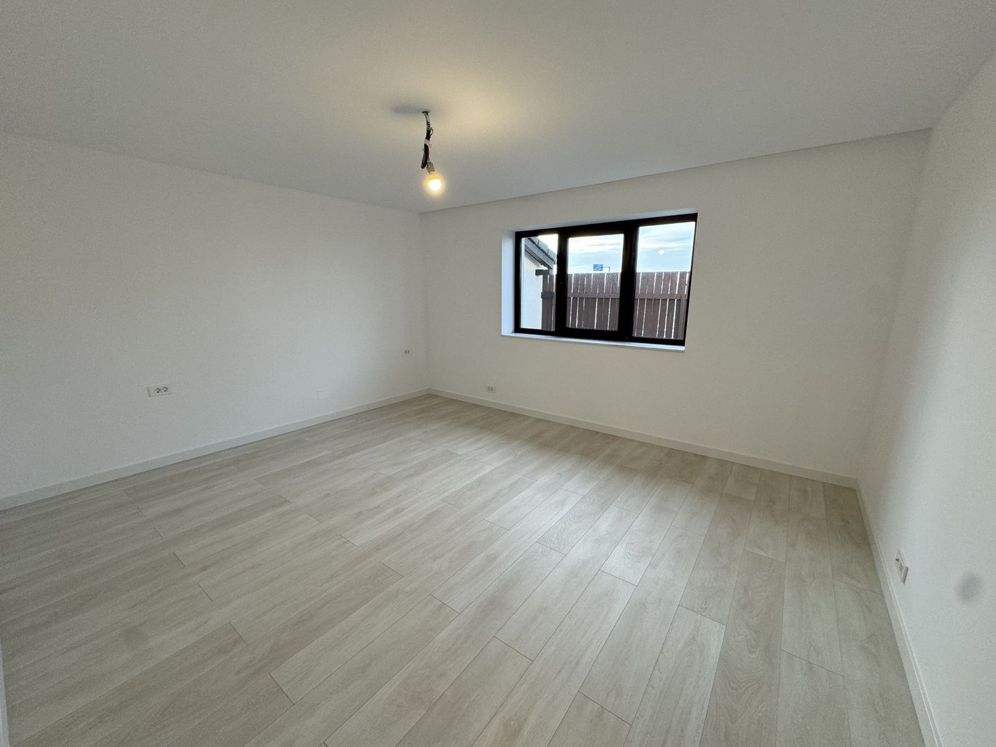 Casă individuală modernă de vânzare în Cristian | Finalizată 2023 - Poză 8