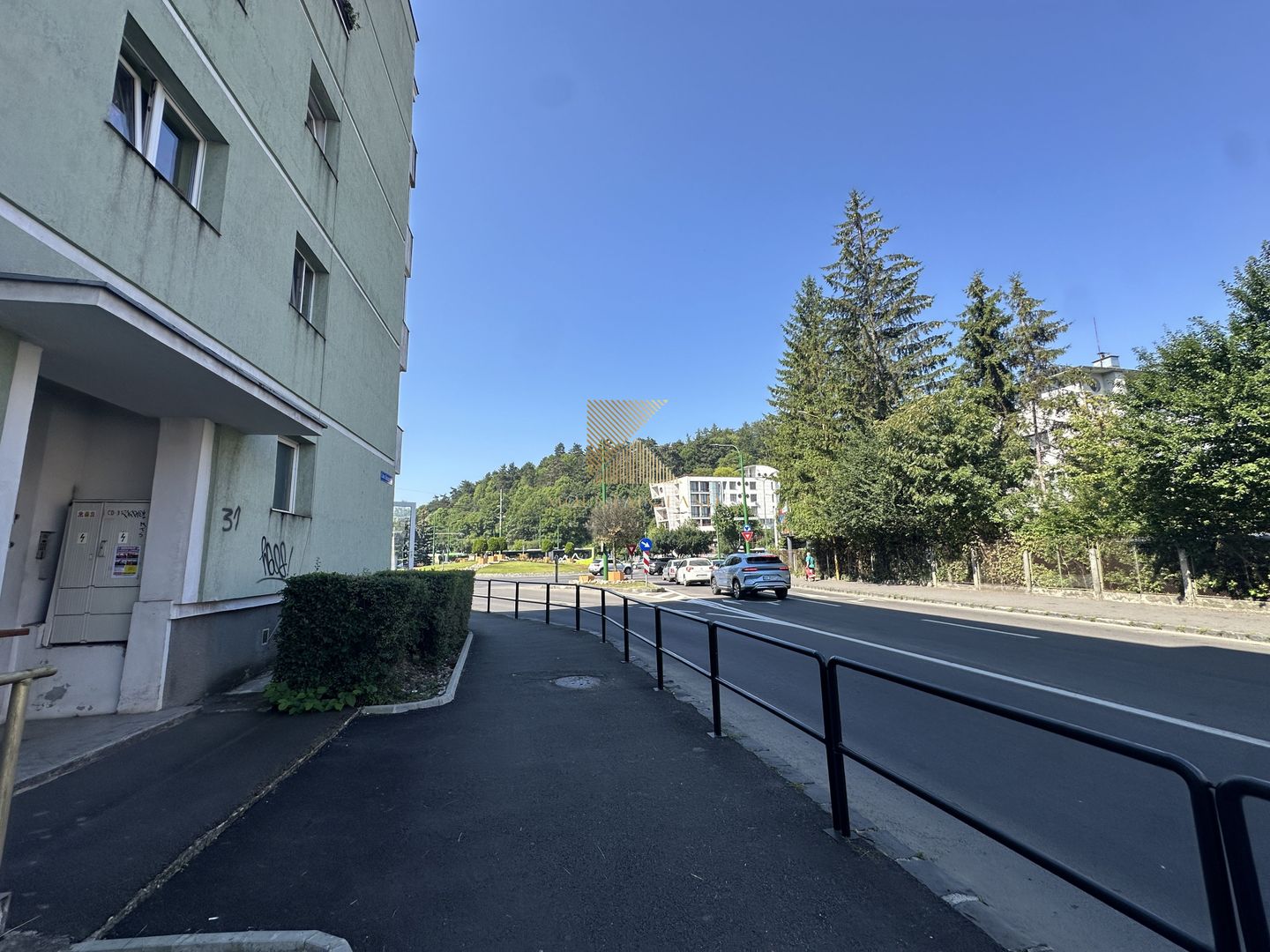 Spatiu pentru birou | 10 mp | intrare separata | baie | Judetean - Poză 4