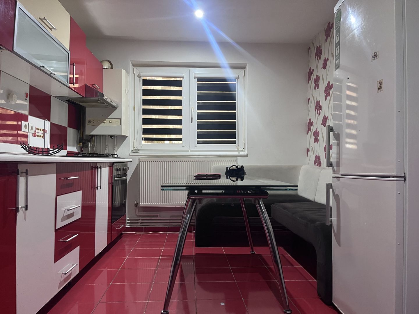 Aproape de Cantacuzino! Vânzare apartament cu 2 camere în Târgoviște! - Poză 6