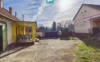 Casa din caramida si teren 1316 mp - Savarsin - Poză 1