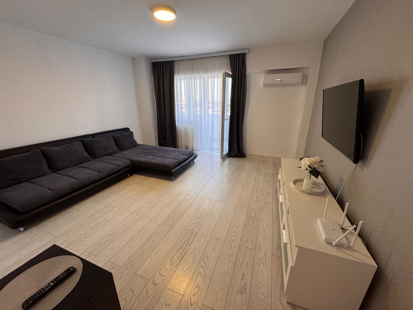 Apartament 2 camere, 50 mp, renovat complet, centrală, zona Panduri - Marriot - Poză 1
