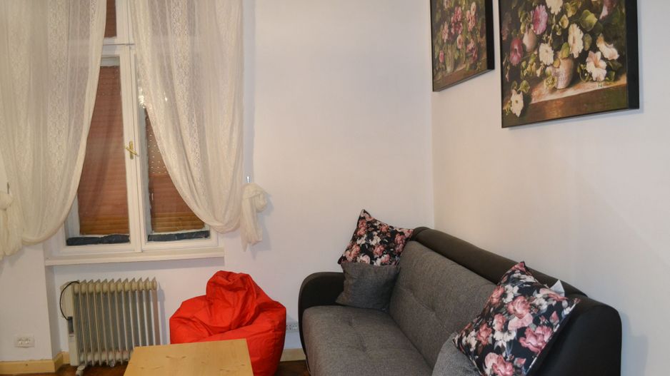 Studiou langa medicina cu scara interioara - Poză 13