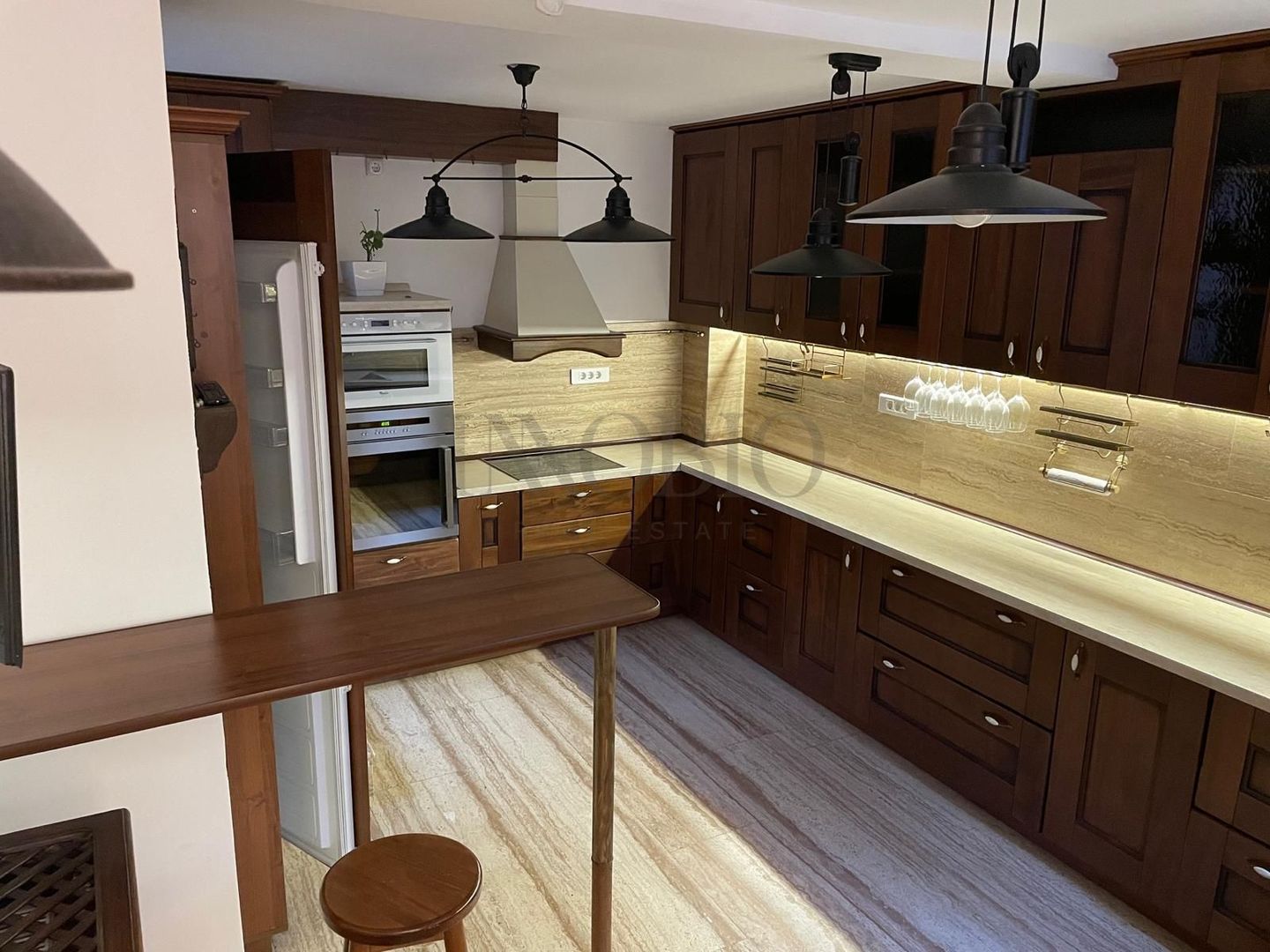 VILĂ ELEGANTĂ DE ÎNCHIRIAT | DOROBANȚI – CAPITALE | 238 MP - Poză 3
