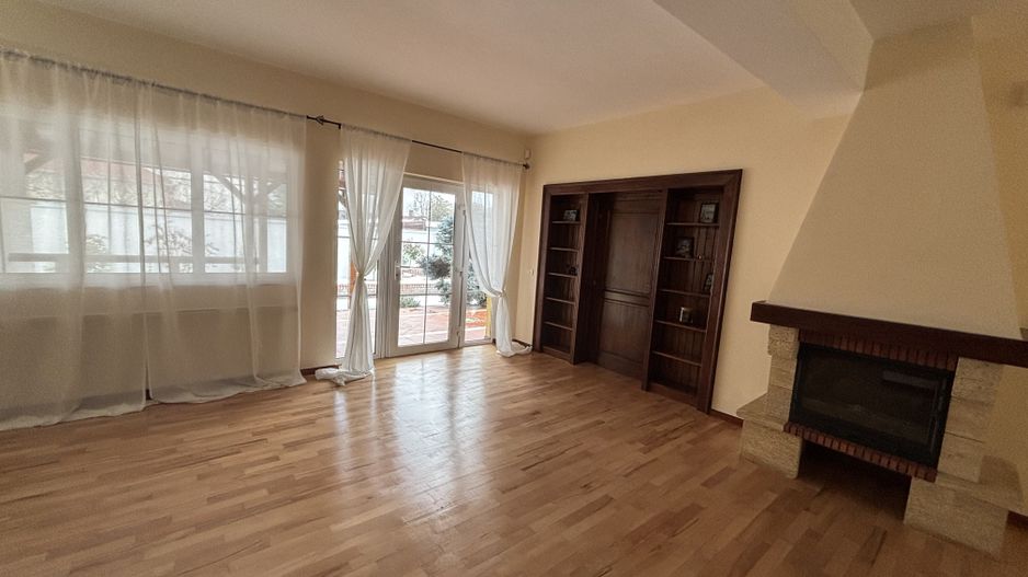 Vilă primitoare zona Modern - Poză 1