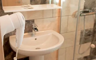 Proprietate cu profit rapid - Hotel cu amplasare premium, Popesti - Poză 37