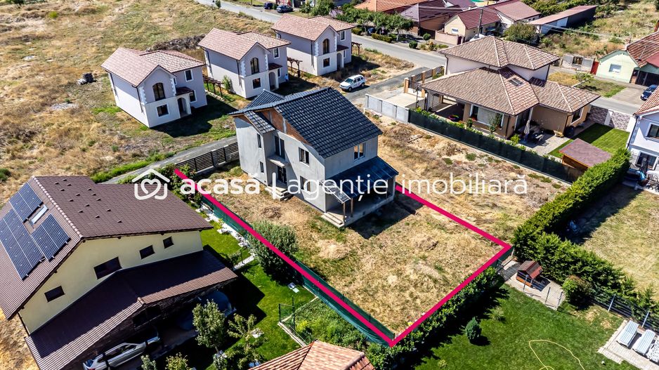Casă nouă, parțial finalizată – Str. Constituției, Aradul Nou - Poză 1