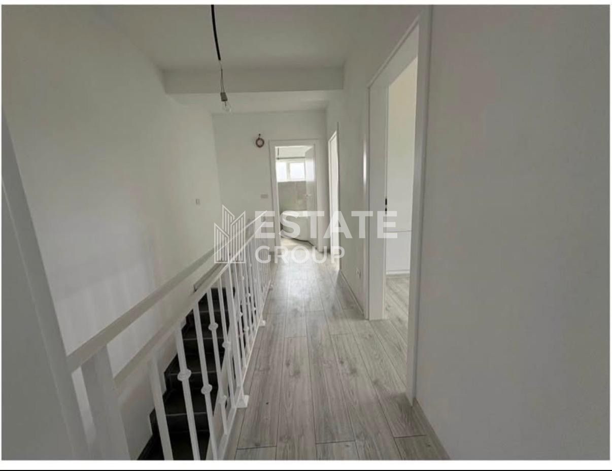 Duplex cu 4 camere in Mosnita Noua zona castel - Poză 2