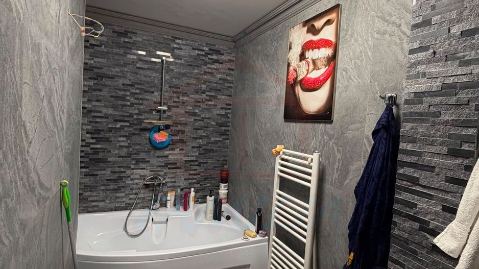 De vanzare apartament 3 camere Parter Mazepa 1 - Poză 13