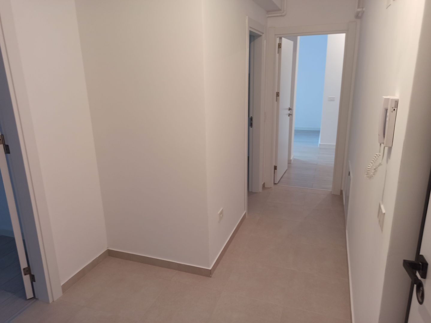 2camdec.modern/sec4,Mall Grand Arena - Poză 8