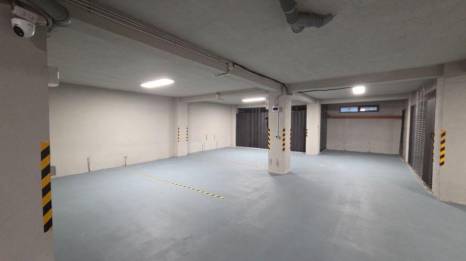 Spatiu subsol 227mp cu parcari subterane si boxe - Poză 9