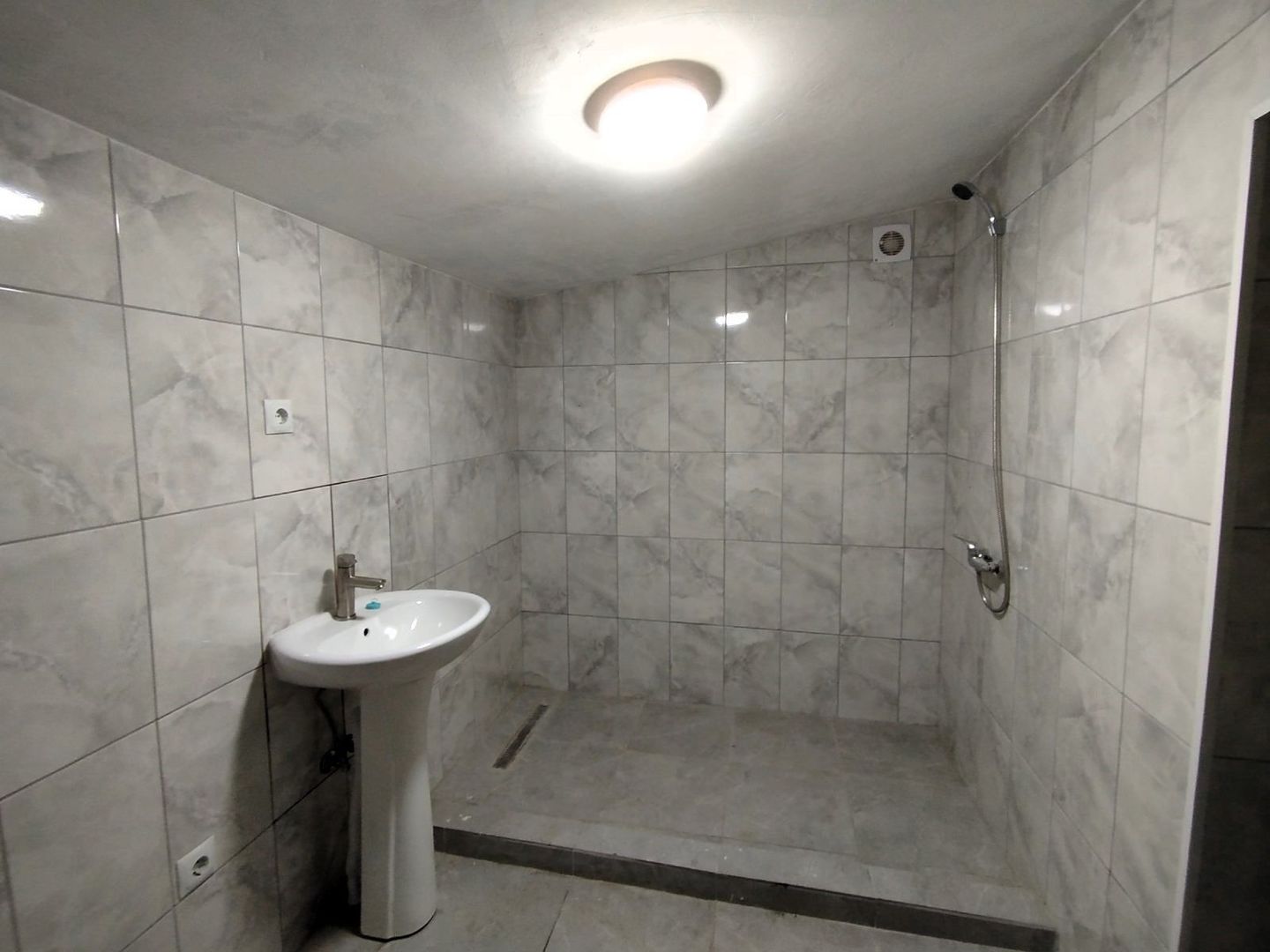 Casă de vânzare – 3 camere, teren generos 18 ari – Bulboaca, Anenii Noi - Poză 28