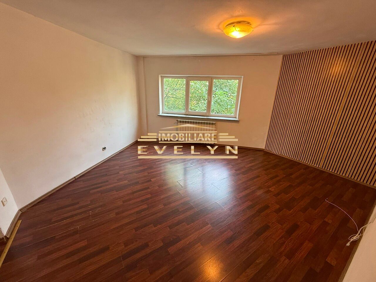 Apartament 3 camere – Strada Săvenilor | Etaj 2 | De închiriat sau vânzare - Poză 1