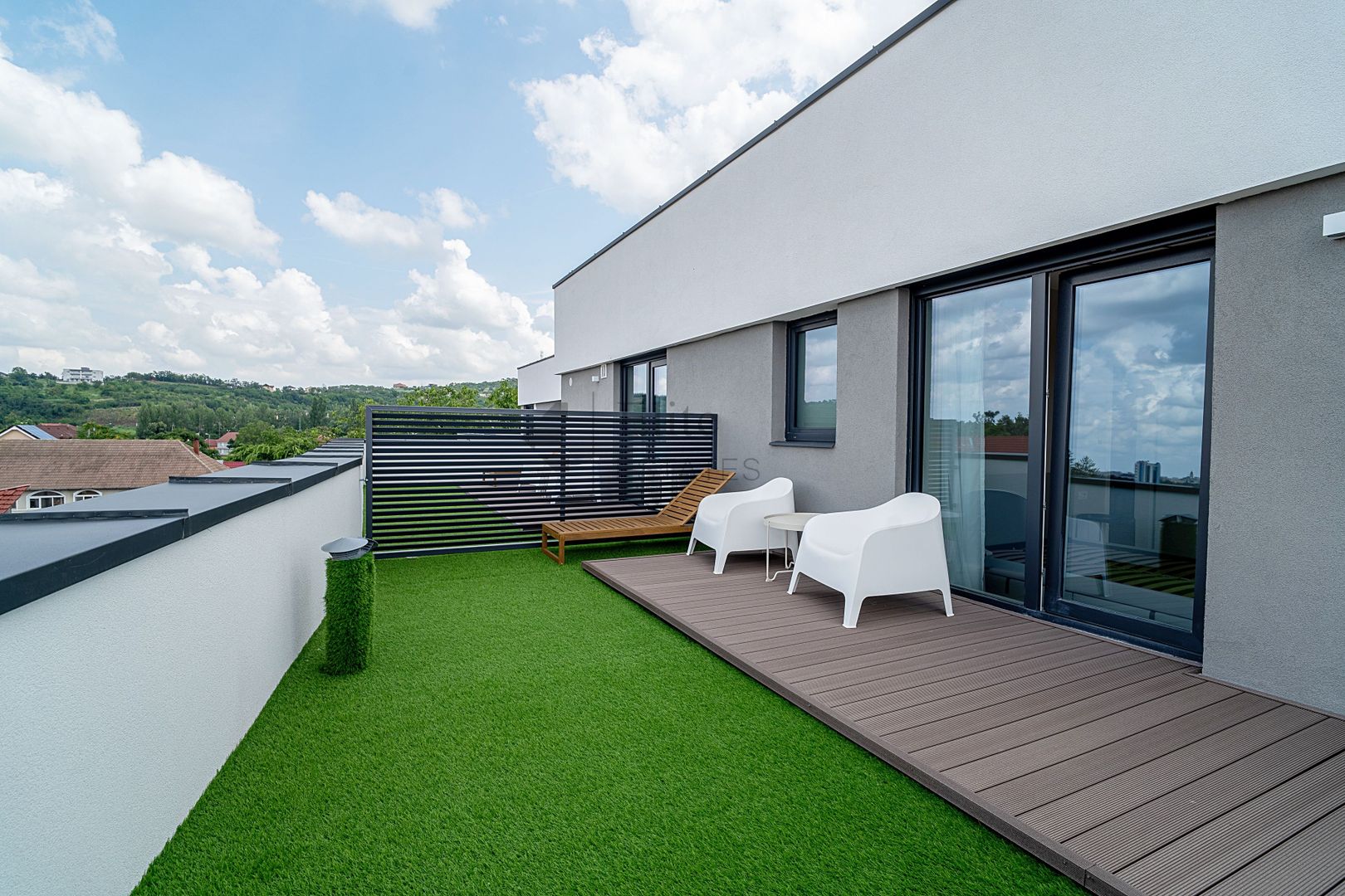 Apartament cu 2 camere de inchiriat EAS cu o terasa de 44 mp - Poză 5