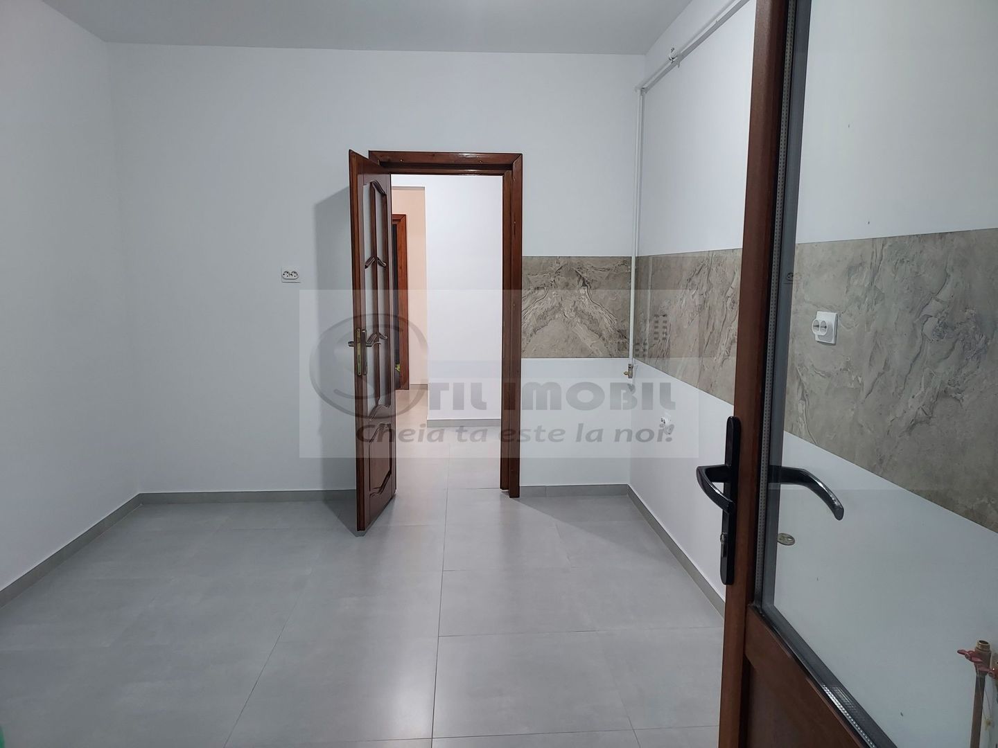 Apartament 3 Camere Păcurari, Et.2, complet renovat, 156000 euro - Poză 4
