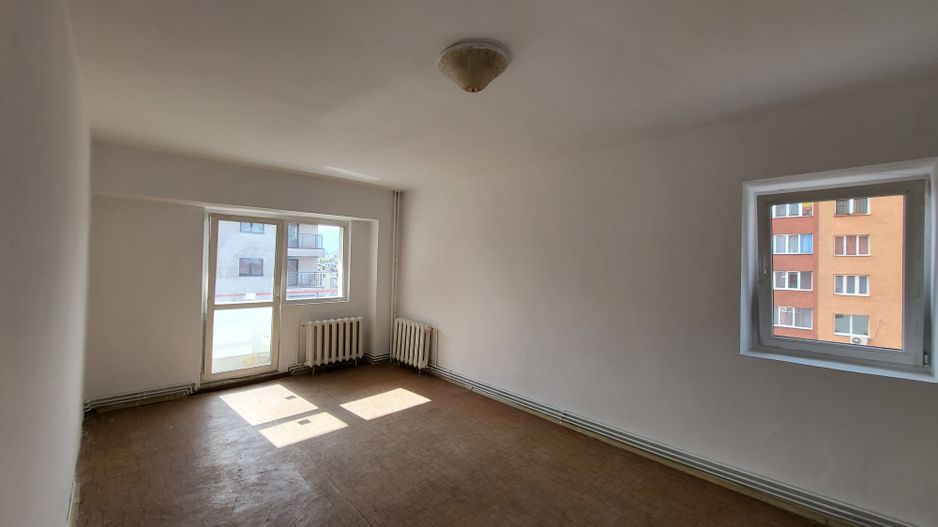 Vlahuta, apartament 3 camere, decomandate, semimobilat - Poză 3