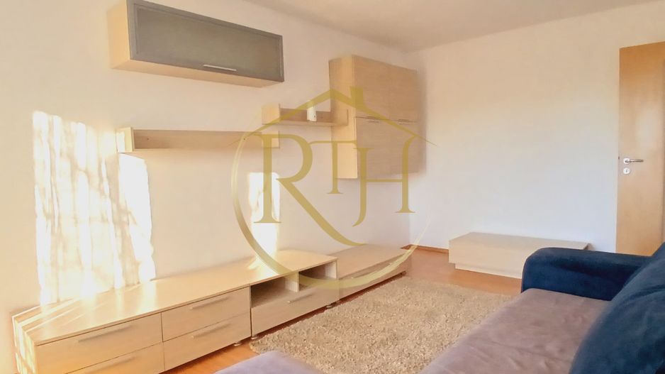 Oferim spre vanzare apartament cu 3 camere, decomandat,  zona Lipovei - Poză 1