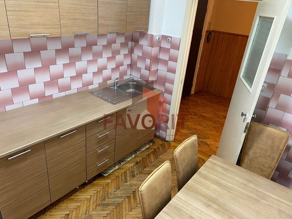 Etaj 1 . Decomandat. Zona Lipovei - Poză 4