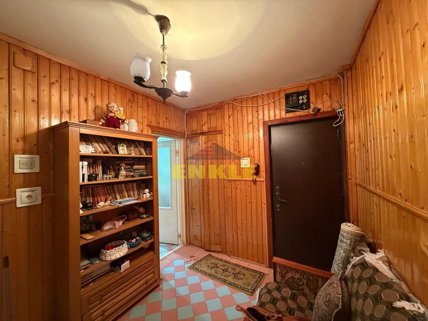 De vânzare apartament cu  3 camere, decomandat, zona Primaverii - Poză 2