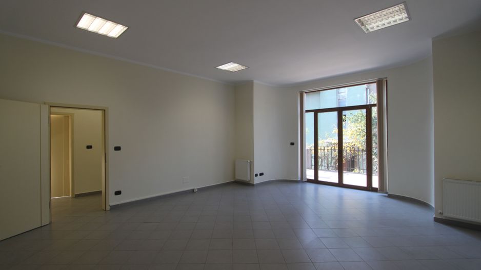 Birouri în vila - zona Balcescu - Poză 30