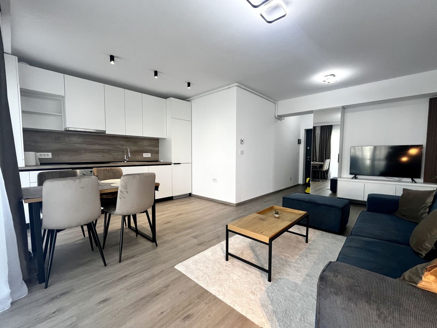 Apartament 3 camere, elegant, la prima închiriere, în zona Lipovei - Poză 4