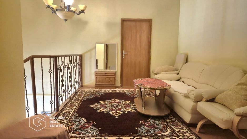 Casa spatiosa cu 5 camere, garaj si gradina, zona Gradiste - Poză 13