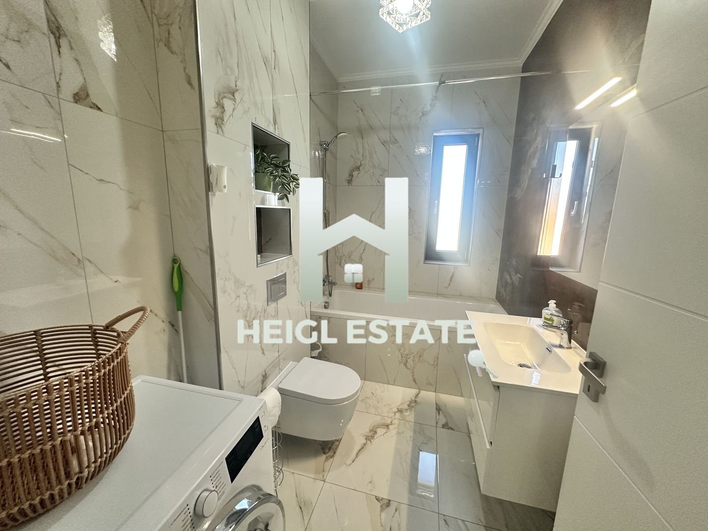 Heigl Estate vă propune spre închiriere un apartament cu 2 camere si piscina - Poză 3