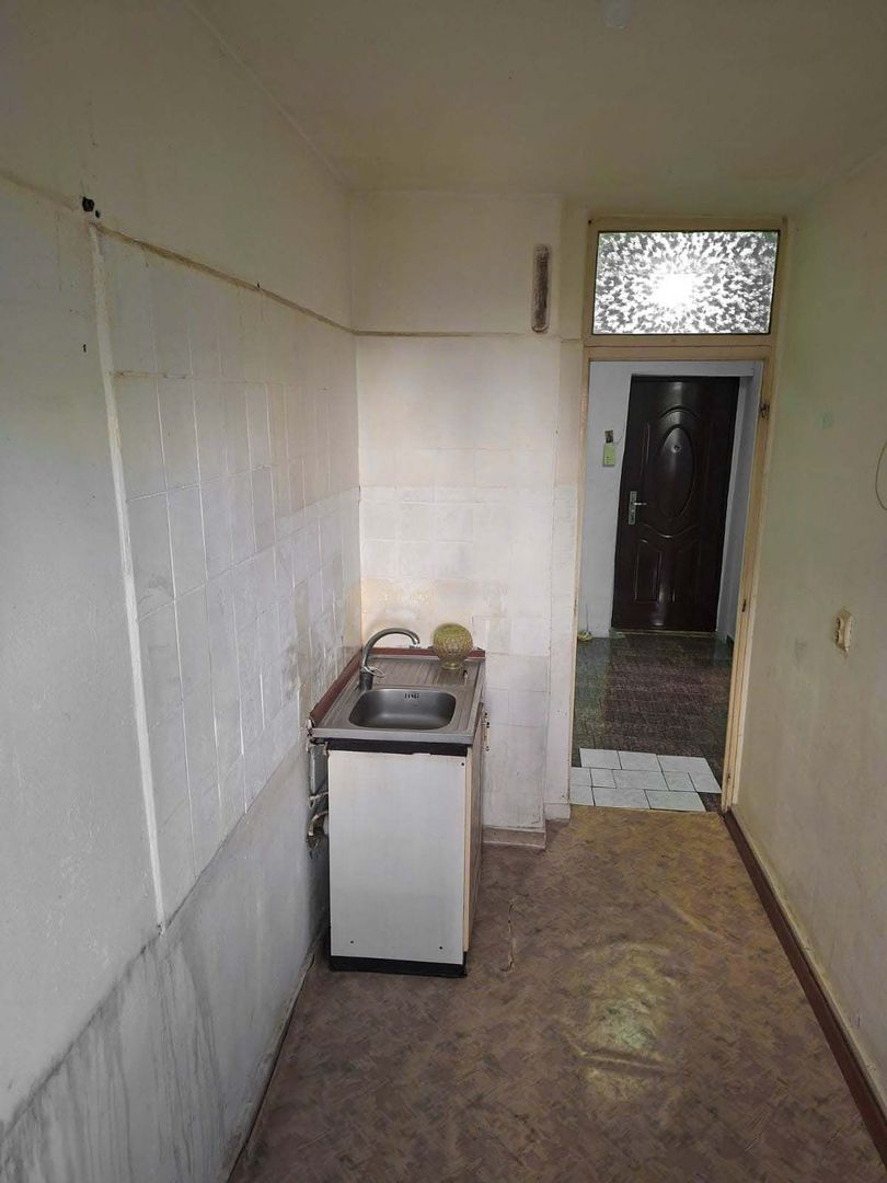 Vanzare Garsoniera spatioasa in Titan, 42mp, 10 min metrou, bloc 1986 - Poză 6