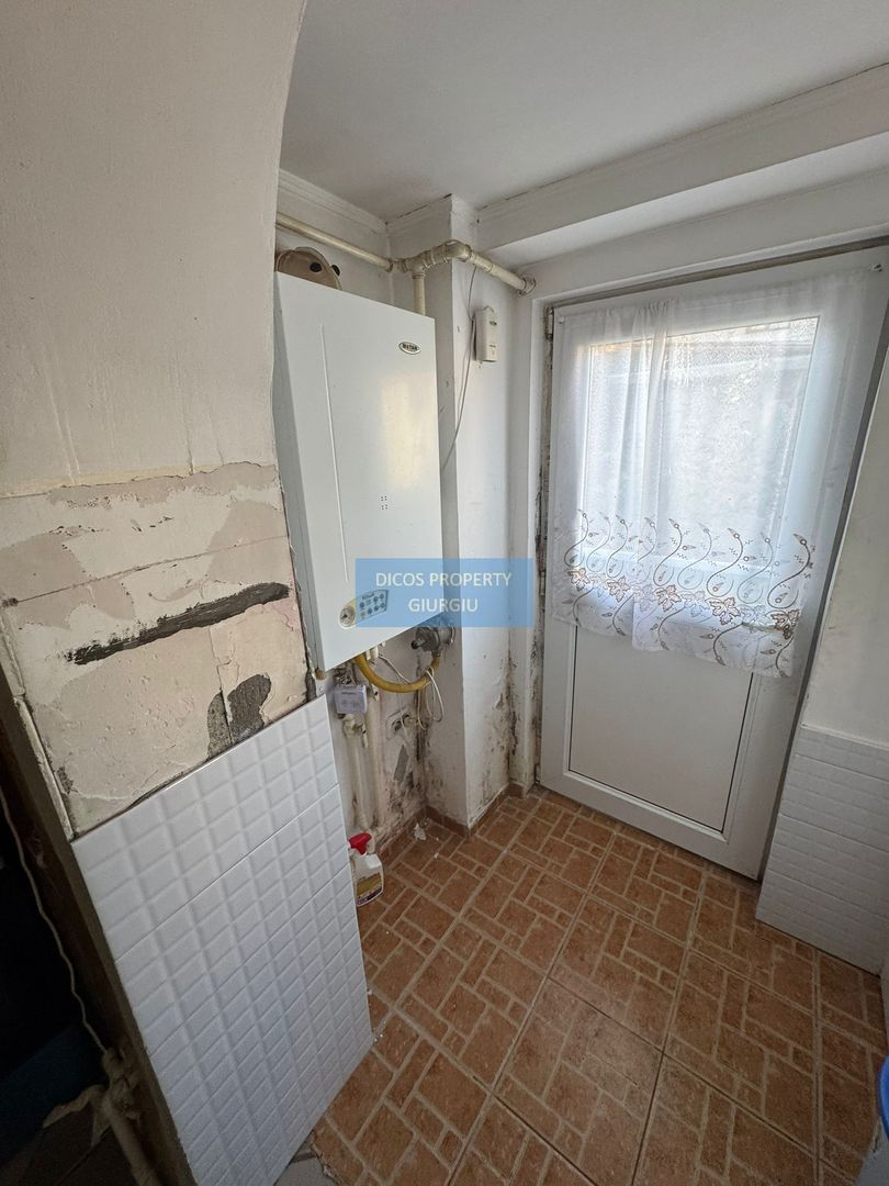 De Vânzare - Casă, Strada Griviței - Poză 5