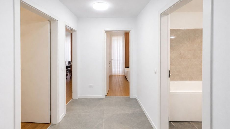 Apartament 3 camere, prima închiriere, la 25 minute de de Gara de Nord - Poză 3