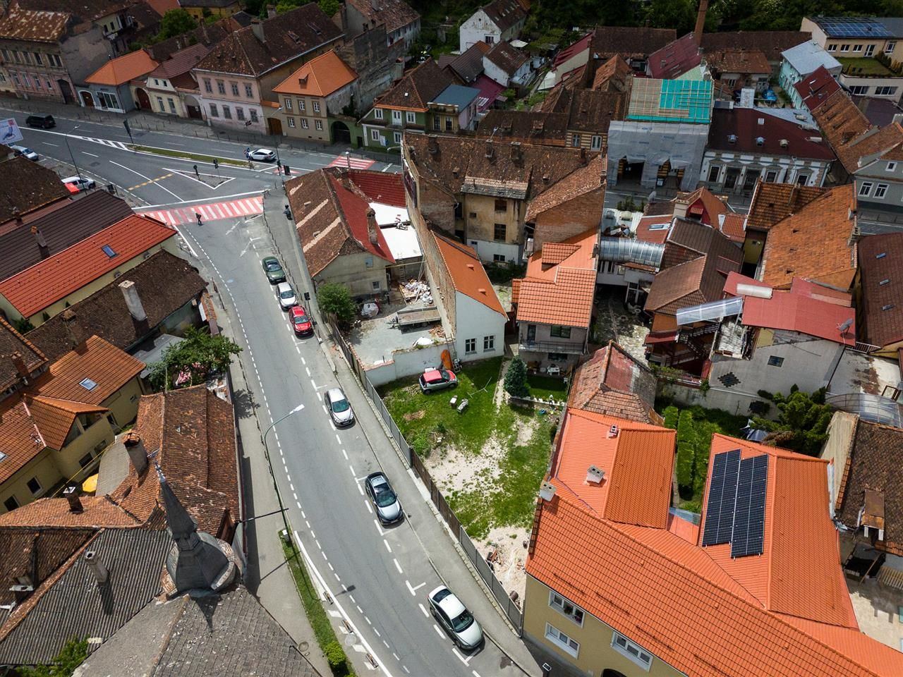 Imobil doua camere in casa+spatiu comercial+teren 270 mp  cu CF separat - Poză 2