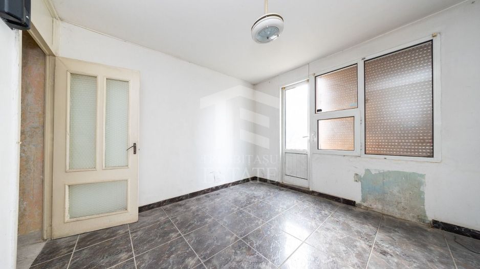 Triaj-Coresi-3 camere+2 bai-70 mp utili NERENOVAT - Poză 8