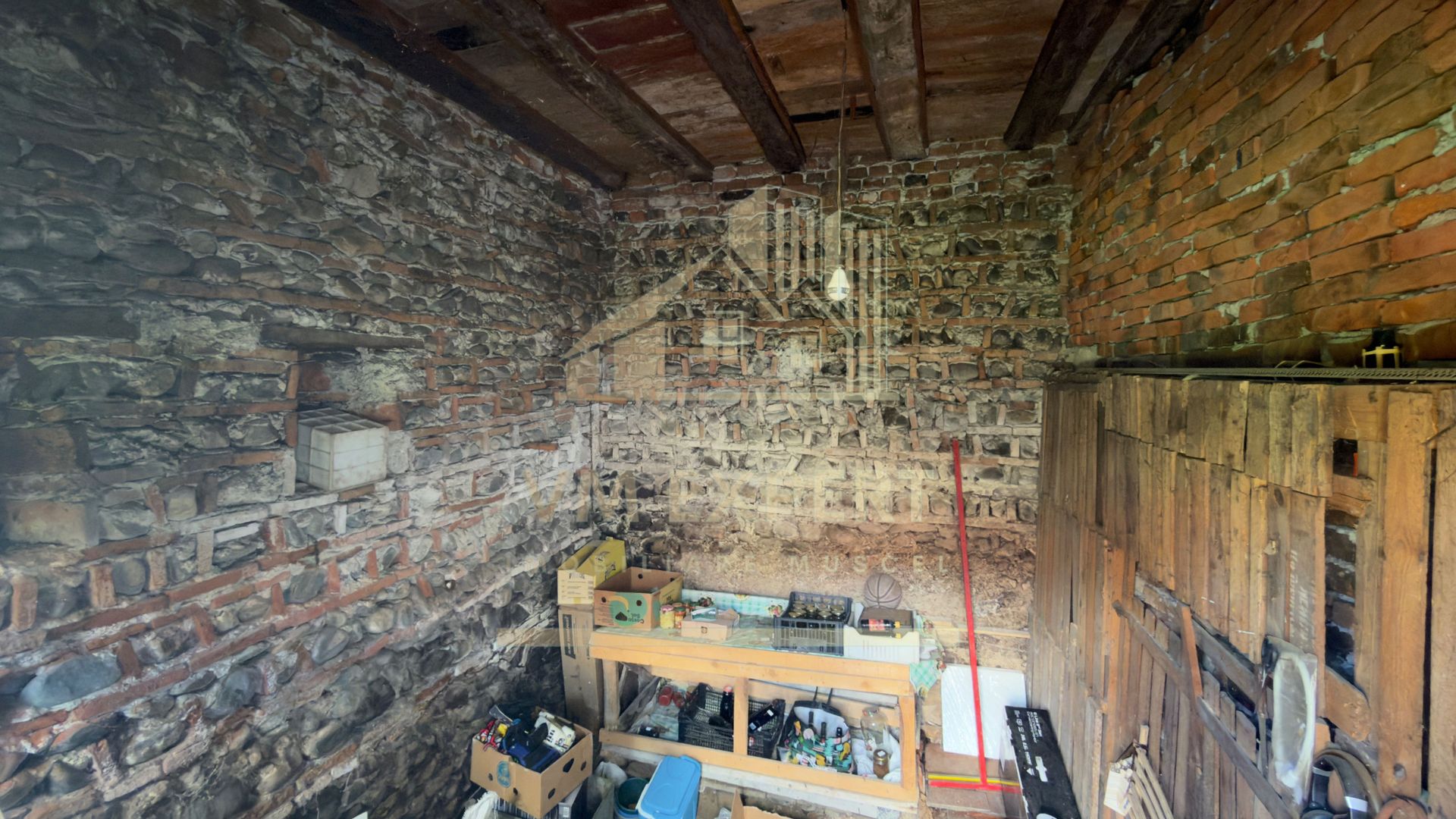 CASĂ 4 CAMERE TEREN 233 MP CENTRU CAMPULUNG - Poză 14