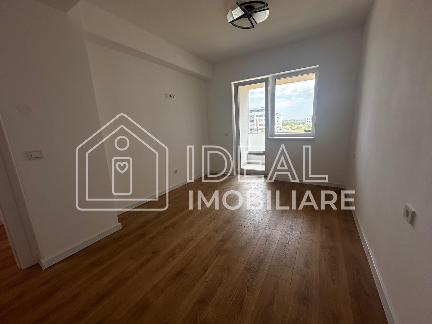 🏡 Apartament 3 camere și balcon- LA CHEIE, zona Calea Surii Mici - Poză 11