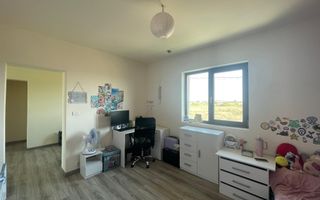 Casă individuală complet mobilată și utilată | Moșnița Nouă| - Poză 11