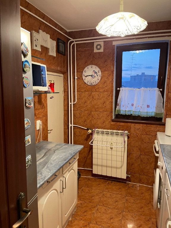 Apartament cu 2 camere de închiriat în zona Titan, Sector 3 - Poză 1