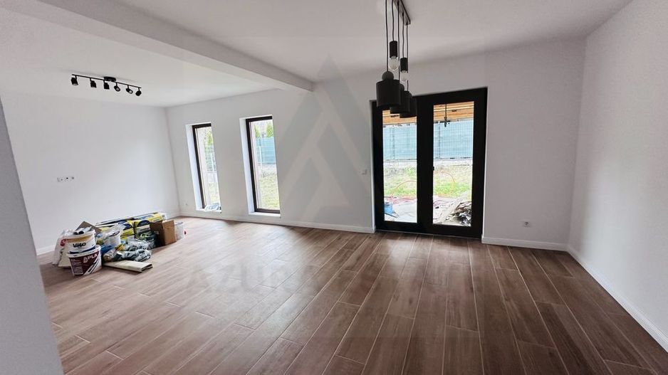 Casă premium complet utilata 5 camere 3 bai teren 427 mp în Cisnădie - Poză 5