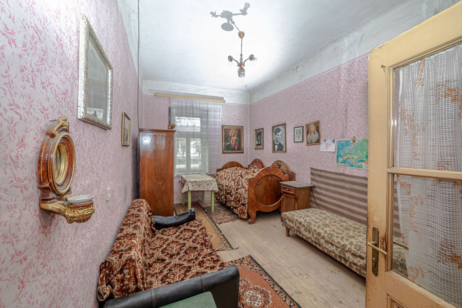 Casă în zona centrală Pâncota - Poză 7